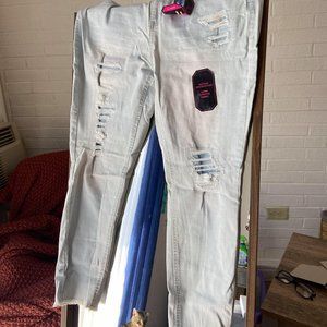 WHITEWASH RIPPED SKINNY JEANS